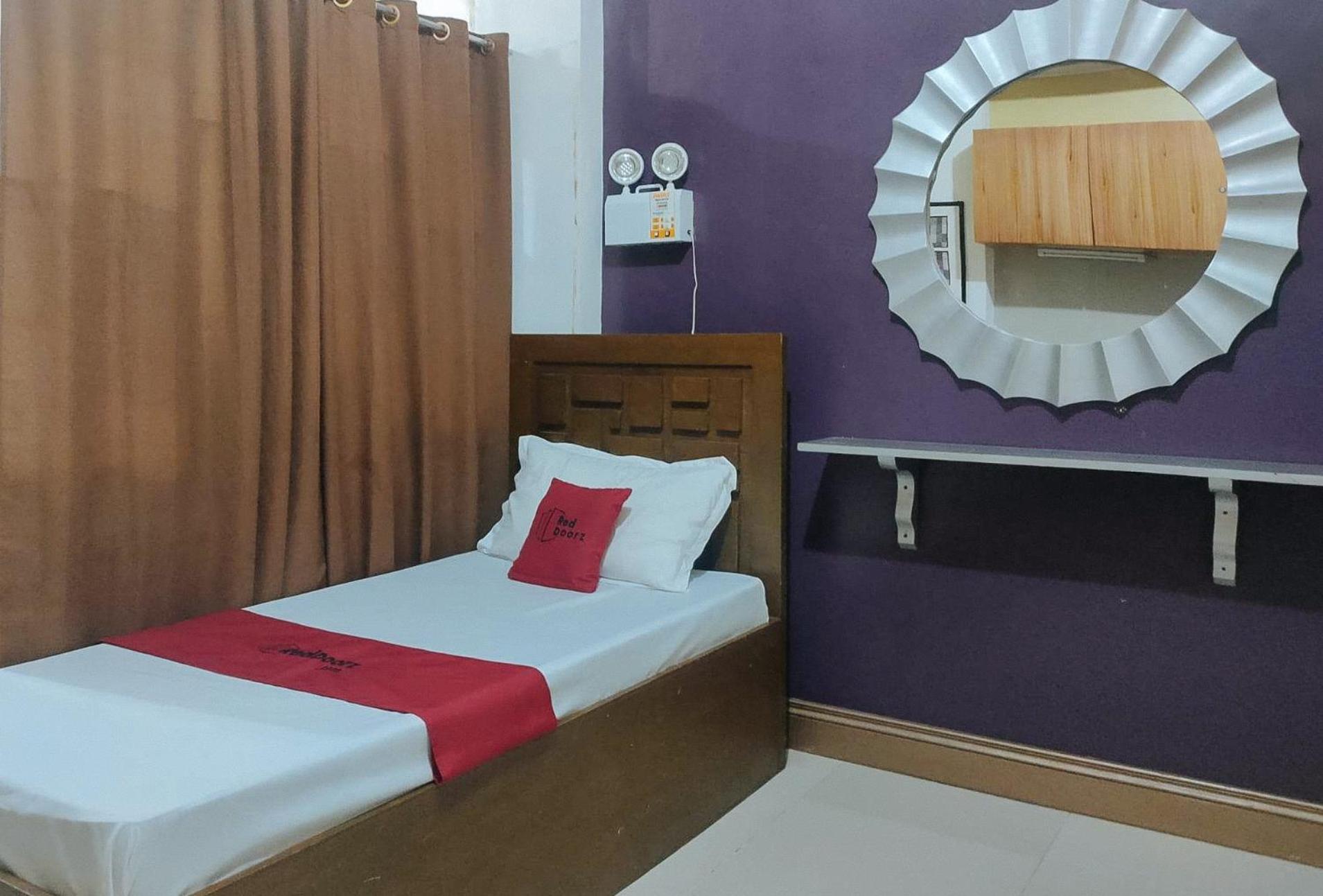 Reddoorz Near Colgante Bridge Naga City Zewnętrze zdjęcie